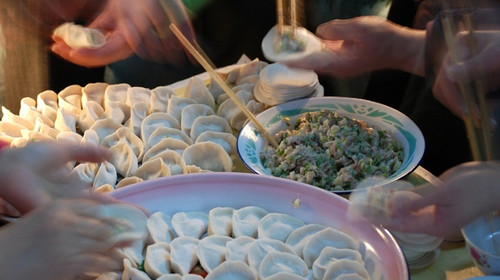 包饺子