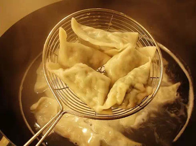 煮饺子不破皮的诀窍