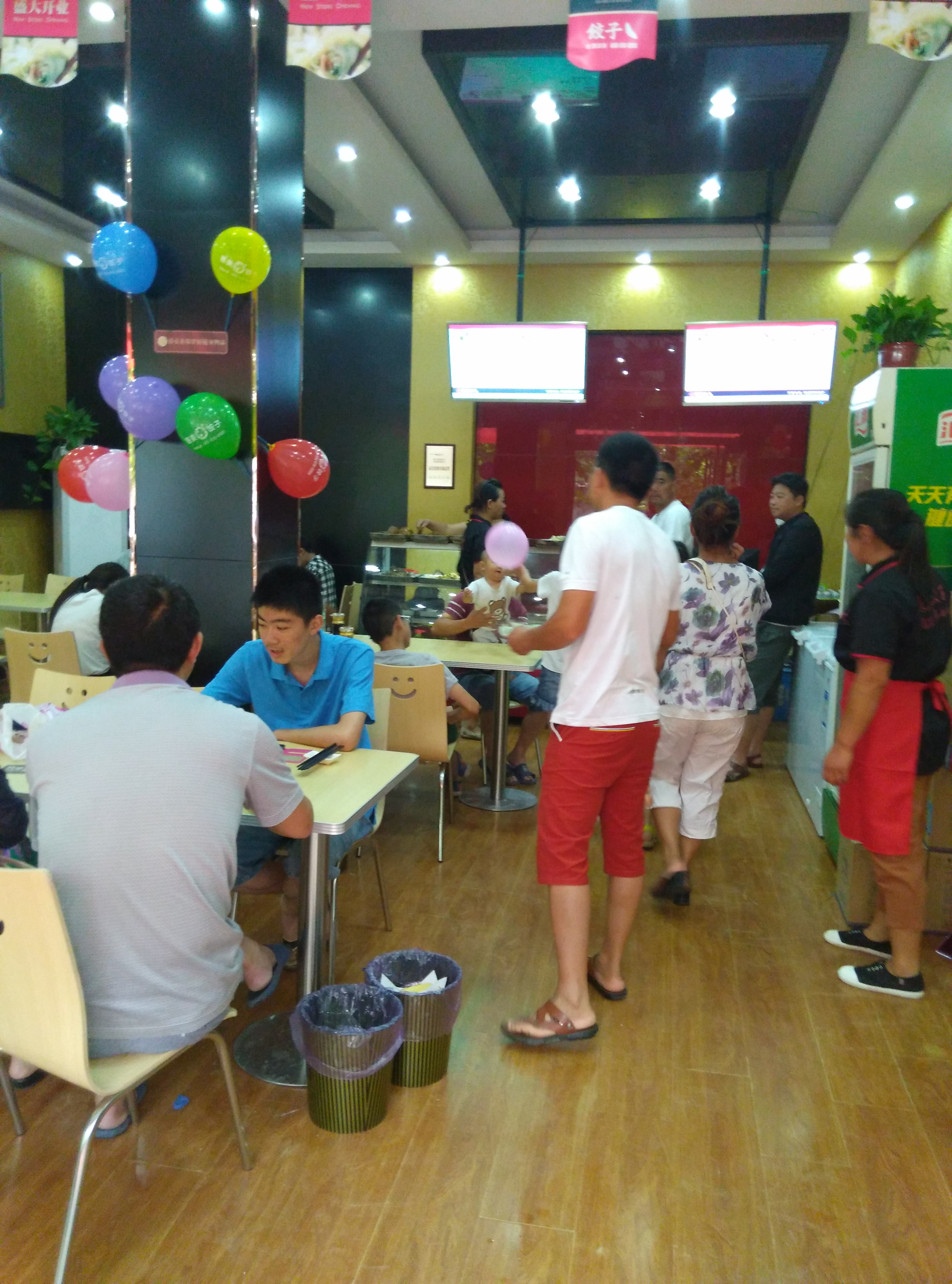 惠美饺子门店火爆