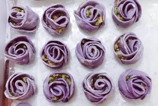 紫色玫瑰花饺子