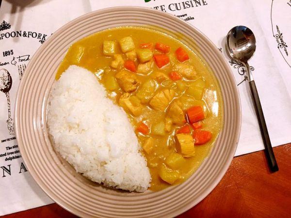 咖喱鸡盖饭上市