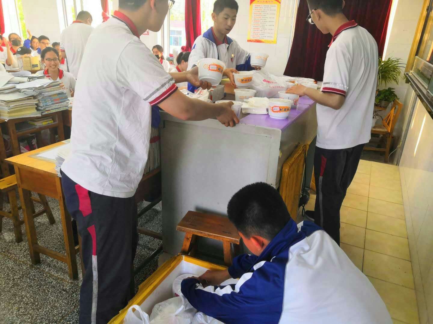 分发饺子